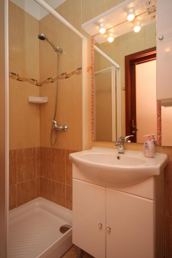 Apartments And Rooms With Parking Space Bozava, Dugi Otok - 8100 Exterior photo